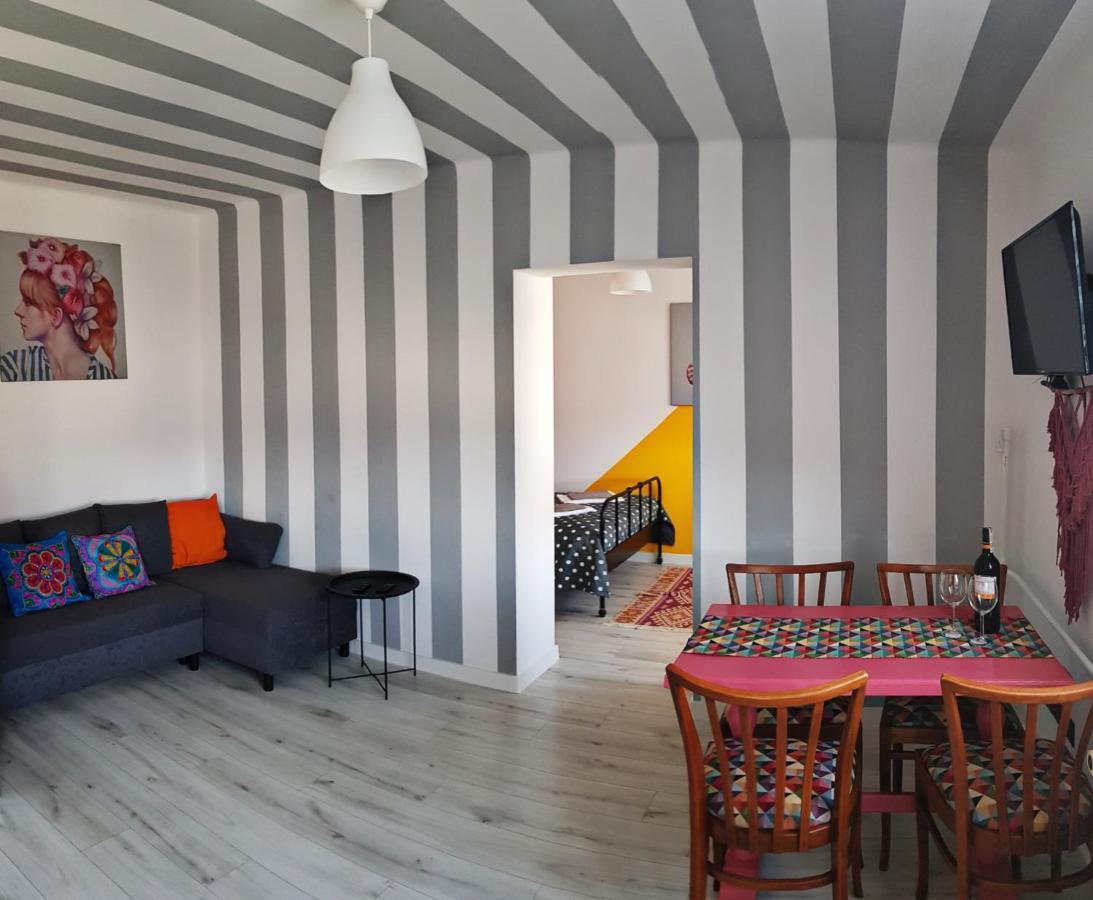 Art Apartament 우스트르치키 돌네 외부 사진